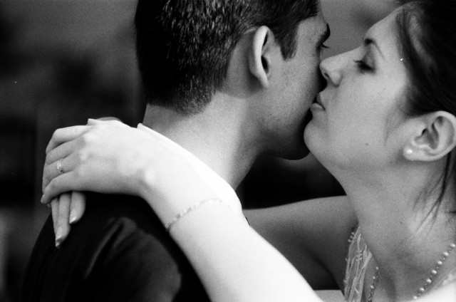 Photo: The Hug.
Minolta SRT-200 / Beck 135mm f2.8 / ILFORD Delta 400